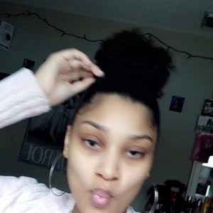 Meet your Posher, Bella